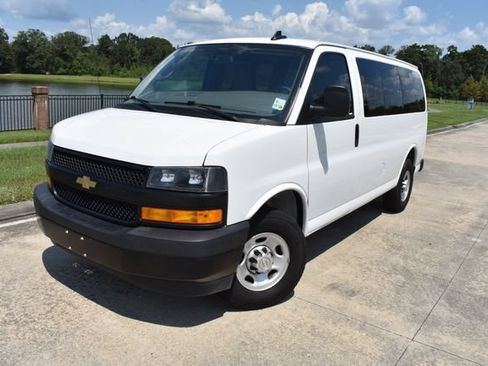 Used 2024 Chevrolet Express 3500 LS RWD image 6