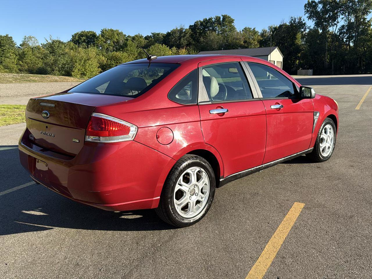 Used 2009 Ford Focus SEL FWD image 5