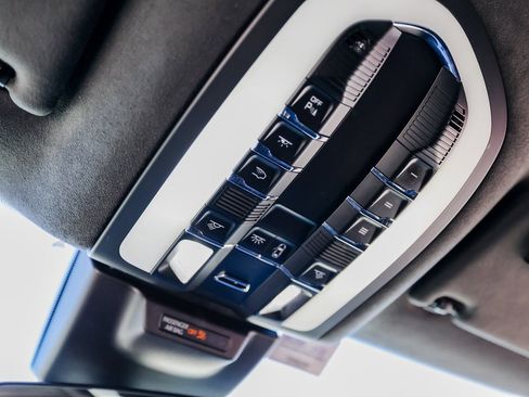 Certified 2024 Porsche Macan GTS image 21