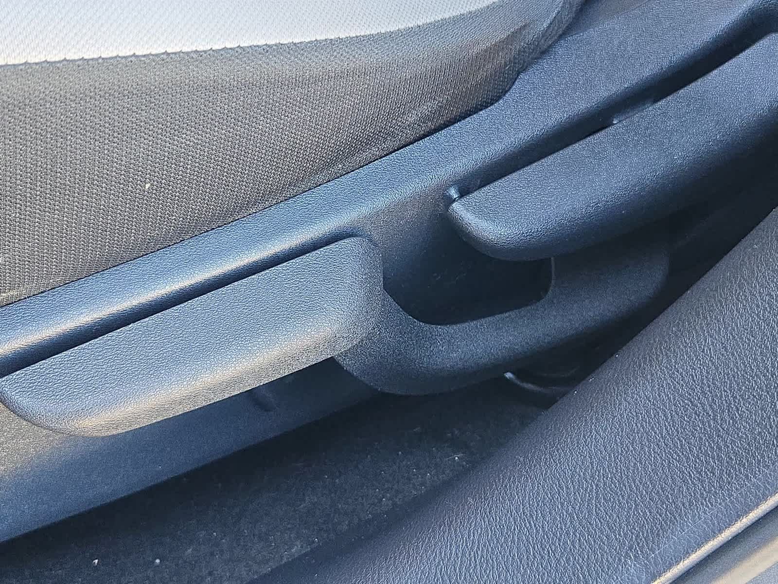 Used 2020 Nissan Versa SV FWD image 17