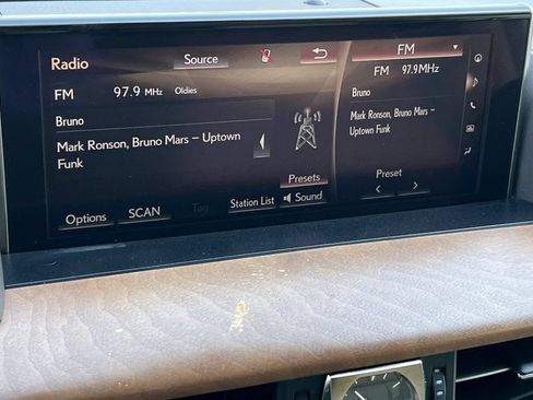 Used 2017 Lexus LX 570 4WD image 22