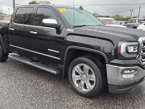 Used 2018 GMC Sierra 1500 SLT AWD/4WD image 3