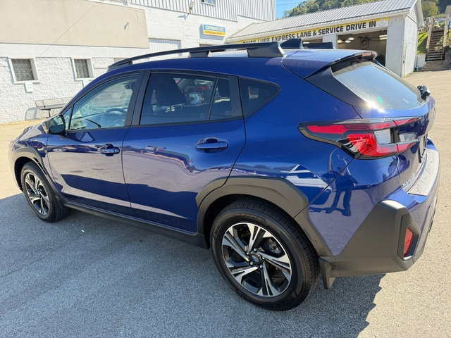 Used 2025 Subaru Crosstrek 2.5i Premium AWD/4WD image 3