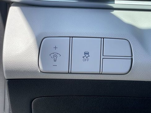 New 2026 Hyundai Elantra Limited FWD image 34