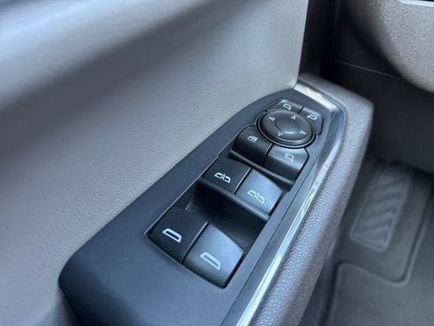 Used 2025 GMC Sierra 1500 SLT AWD/4WD image 26