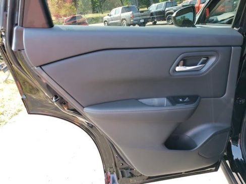 New 2026 Nissan Rogue SV image 18