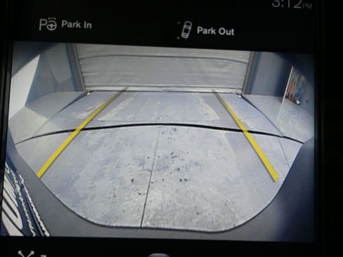 Used 2019 Volvo XC40 T5 R-Design image 30