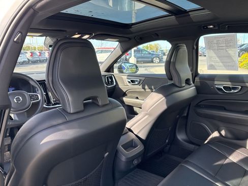 Certified 2023 Volvo S60 B5 Plus w/ Climate Package FWD image 28