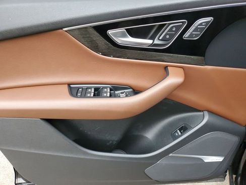 Used 2019 Audi Q7 3.0T Prestige w/ Prestige Package image 26