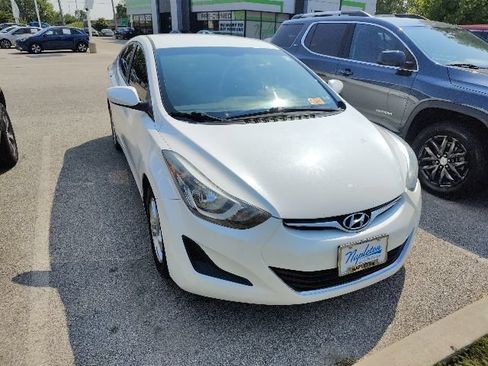 Used 2014 Hyundai Elantra SE FWD image 19