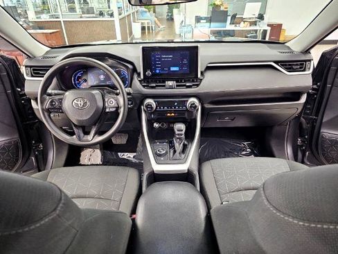 Used 2023 Toyota RAV4 XLE image 9