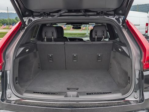 Used 2025 Cadillac XT4 Premium Luxury FWD image 23