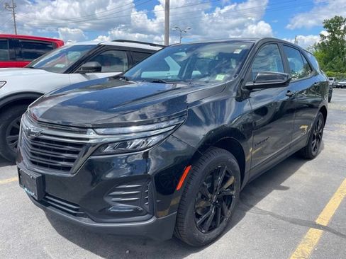 Used 2024 Chevrolet Equinox LS w/ Midnight Edition AWD/4WD image 3