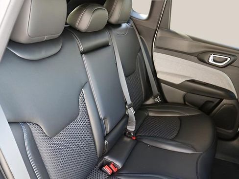 New 2026 Jeep Compass Latitude image 14