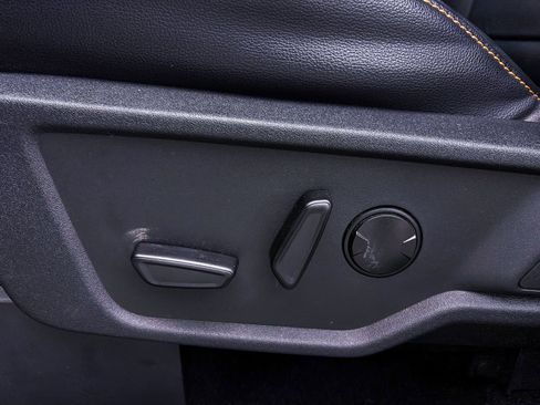 Used 2023 Ford Bronco Badlands image 17