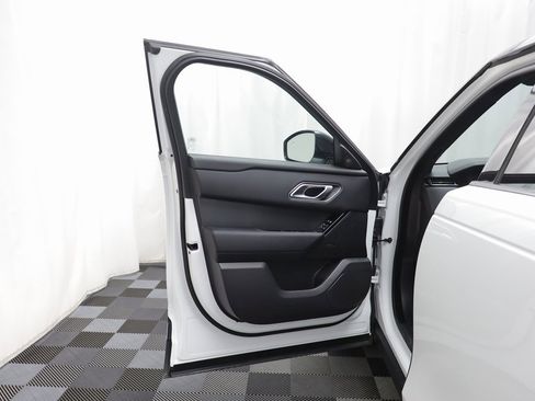 Used 2026 Land Rover Range Rover Velar S image 4