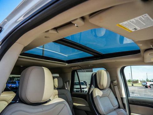Used 2024 Lincoln Navigator Reserve image 18