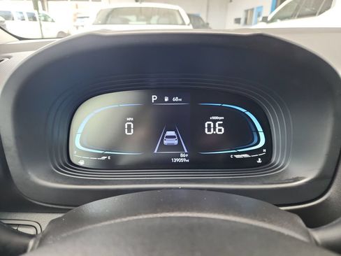 Used 2024 Hyundai Venue SEL FWD image 20