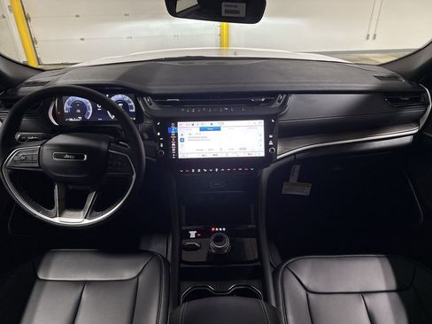 New 2026 Jeep Grand Cherokee Limited image 10