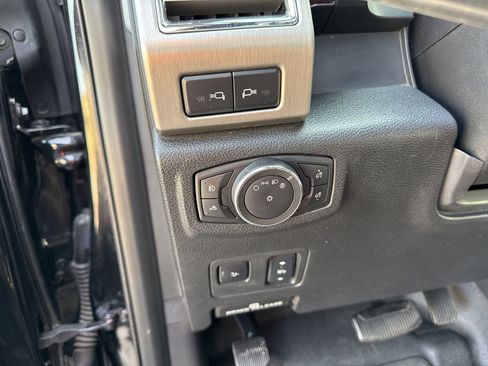 Used 2017 Ford F250 Platinum w/ Platinum Ultimate Package image 17