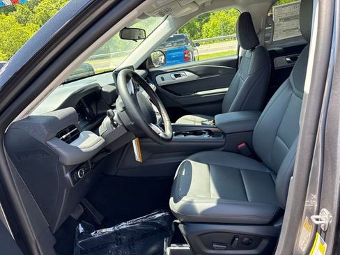 New 2026 Ford Explorer Active w/ Active Comfort Package AWD/4WD image 9