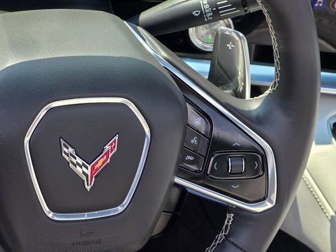 Used 2023 Chevrolet Corvette Stingray Preferred Cpe w/ Body-Color Dual Roof Package RWD image 17