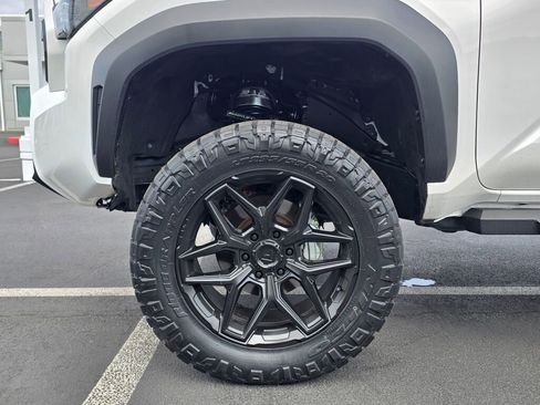 Used 2024 Toyota Tacoma TRD Off-Road w/ TRD Off Road Upgrade Package image 12