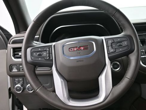 Used 2024 GMC Yukon XL SLT w/ SLT Luxury Package AWD/4WD image 29