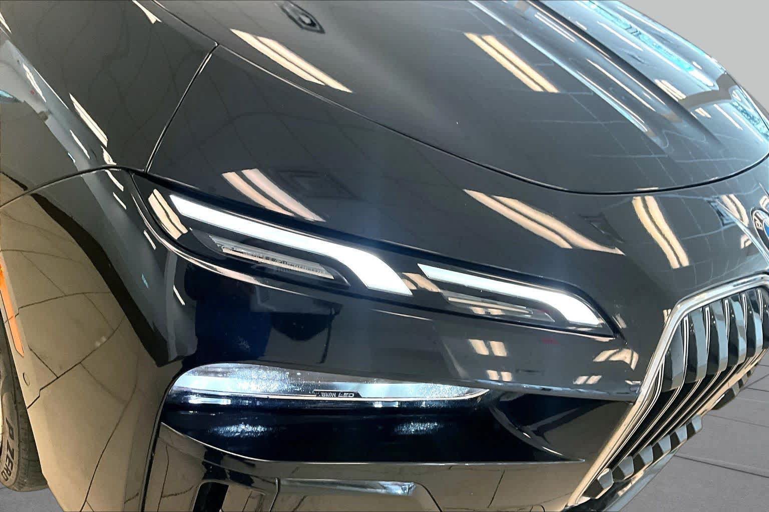 Used 2023 BMW 760i xDrive AWD/4WD image 26