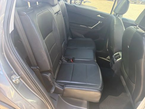 Used 2021 Volkswagen Tiguan SEL FWD image 18