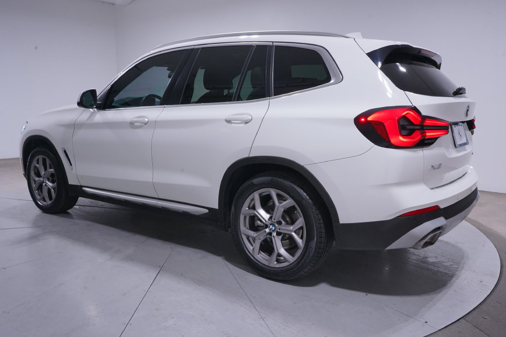 Used 2024 BMW X3 sDrive30i w/ Convenience Package RWD image 3