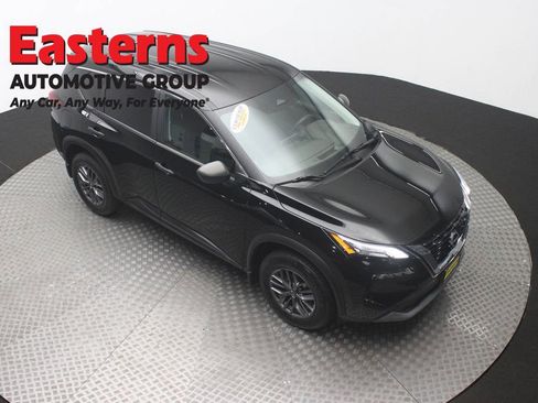 Used 2023 Nissan Rogue S AWD/4WD image 3