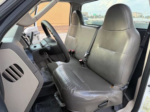 Used 2009 Ford F450 2WD Regular Cab Super Duty image 10