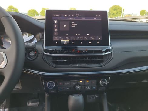 New 2025 Jeep Compass Limited w/ Sun & Sound Group image 24