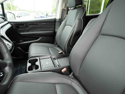 Certified 2025 Honda Odyssey Touring image 10