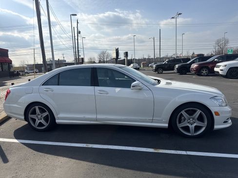Used 2011 Mercedes-Benz S 550 4MATIC image 12