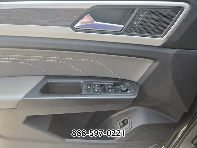 Used 2022 Volkswagen Atlas Cross Sport SE w/ Panoramic Sunroof Package FWD image 32