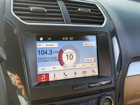Used 2017 Ford Explorer XLT w/ Equipment Group 201A FWD image 21