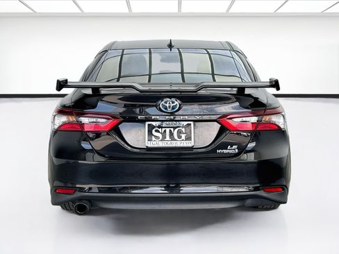 Used 2022 Toyota Camry LE FWD image 5