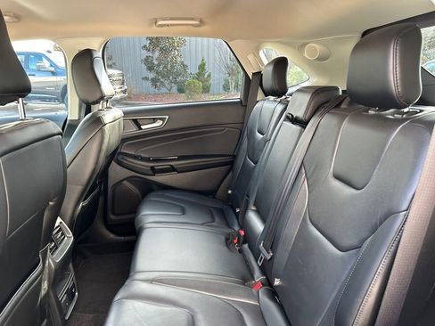 Used 2020 Ford Edge Titanium image 13