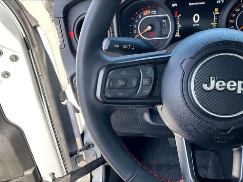 Used 2024 Jeep Wrangler Unlimited Rubicon w/ Technology Group image 21