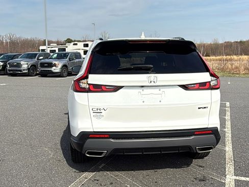 Certified 2025 Honda CR-V Sport image 9