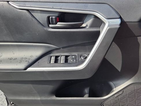 Certified 2025 Toyota RAV4 LE FWD image 27