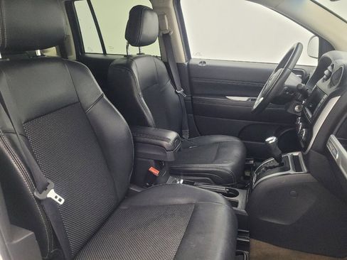 Used 2017 Jeep Compass Latitude AWD/4WD image 21