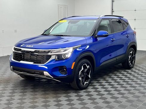 Used 2025 Kia Seltos S AWD/4WD image 2