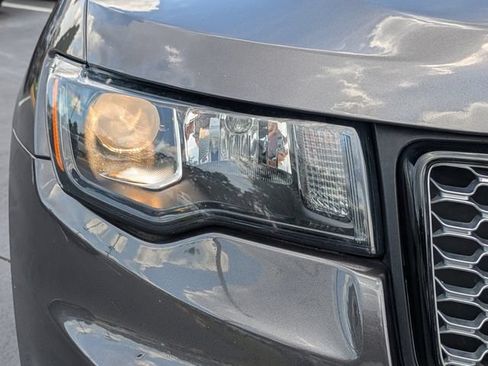 Used 2020 Jeep Grand Cherokee Altitude RWD image 11