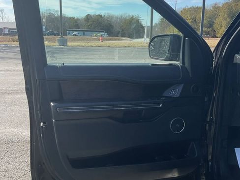 Used 2020 Ford Expedition Max Limited image 24