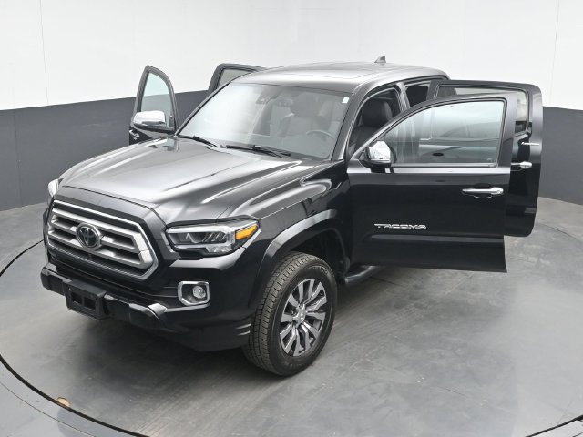 Used 2022 Toyota Tacoma Limited AWD/4WD image 52