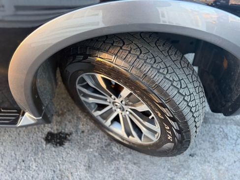 Used 2020 Nissan Armada SL w/ Premium Package image 60