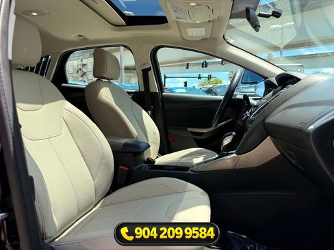 Used 2017 Ford Focus Titanium FWD image 33